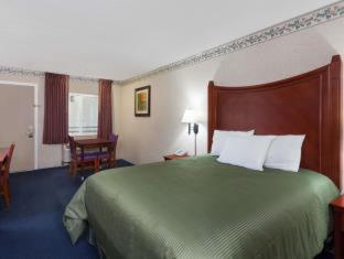 Travelodge By Wyndham Orange County Airport/ Costa Mesa Quarto foto